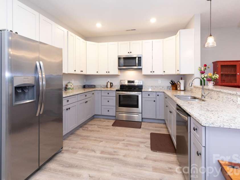 138 Foxden Drive, Fletcher, NC 28732.  MLS# CAR4421389, YatesRealty ID 48859. 