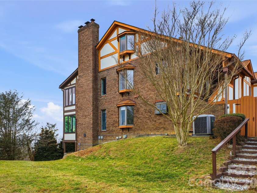 1403 Fleetwood Plaza, Hendersonville, NC 28739.  MLS# CAR4332853, YatesRealty ID 4886. 