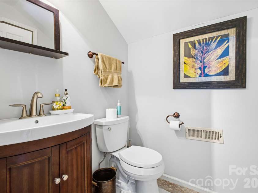 1403 Fleetwood Plaza, Hendersonville, NC 28739.  MLS# CAR4332853, YatesRealty ID 4886. 