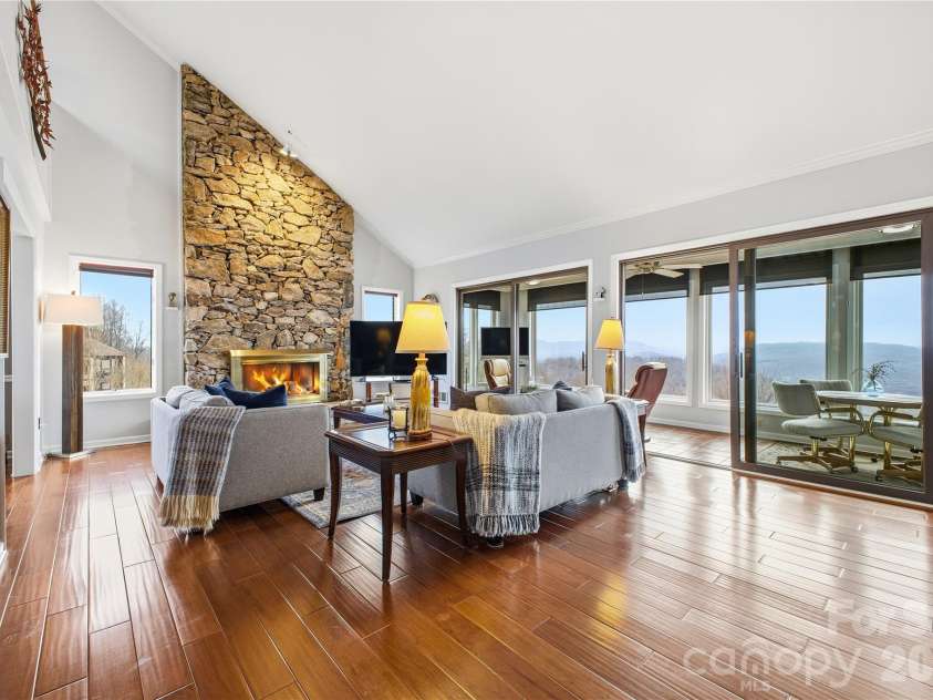 1403 Fleetwood Plaza, Hendersonville, NC 28739.  MLS# CAR4332853, YatesRealty ID 4886. 