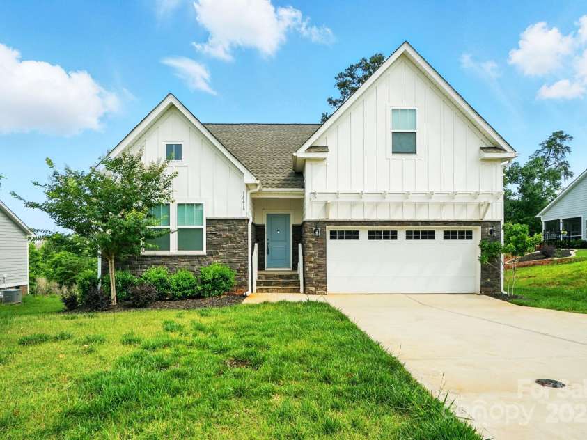18619 Mainsail Court, Lancaster, SC 29720.  MLS# CAR4268719, YatesRealty ID 4886. Subject Front