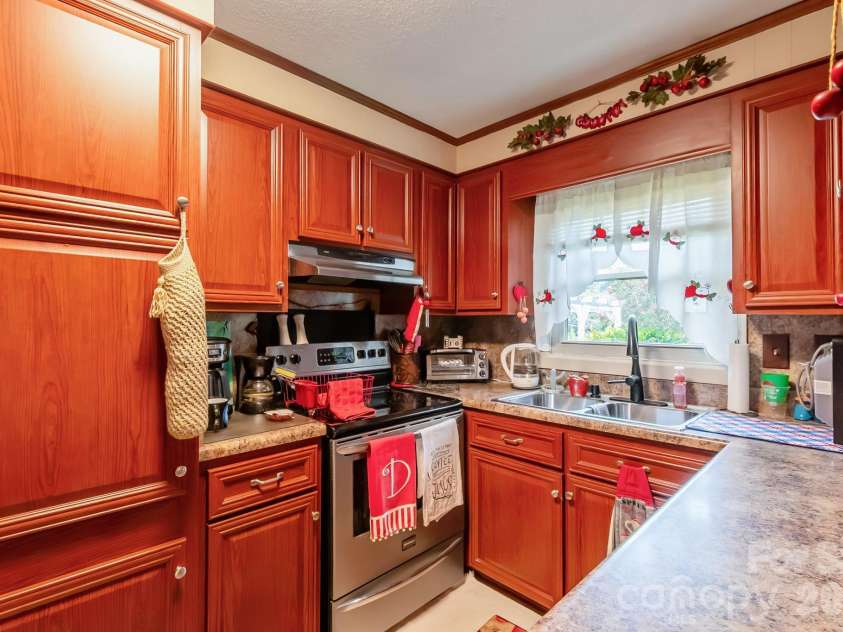 6424 Wilgrove Mint Hill Road, Mint Hill, NC 28227.  MLS# CAR4413641, YatesRealty ID 48860. 
