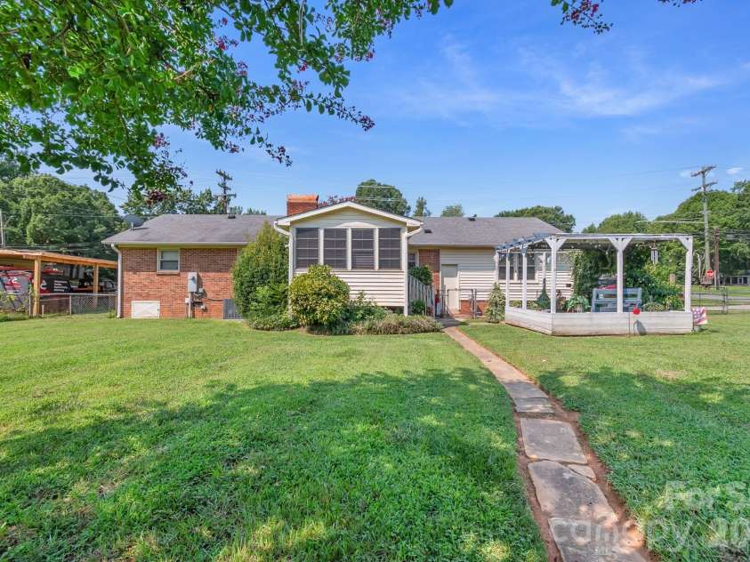 6424 Wilgrove Mint Hill Road, Mint Hill, NC 28227.  MLS# CAR4413641, YatesRealty ID 48860. 