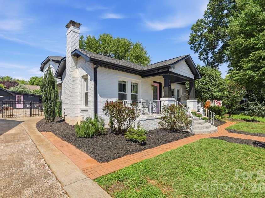 3405 Benard Avenue, Charlotte, NC 28206.  MLS# CAR4418724, YatesRealty ID 48862. 