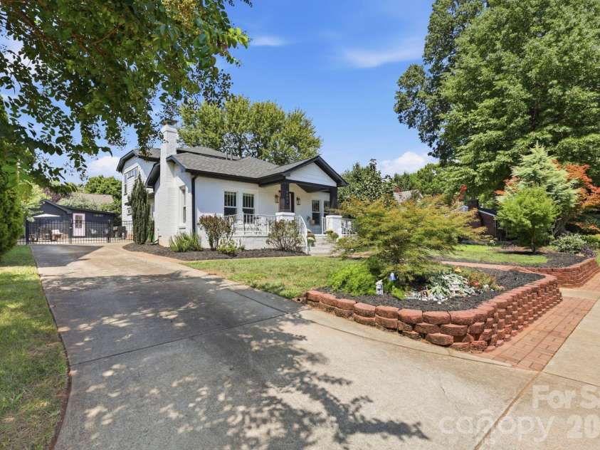 3405 Benard Avenue, Charlotte, NC 28206.  MLS# CAR4418724, YatesRealty ID 48862. 