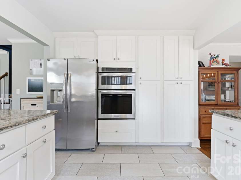 3405 Benard Avenue, Charlotte, NC 28206.  MLS# CAR4418724, YatesRealty ID 48862. 