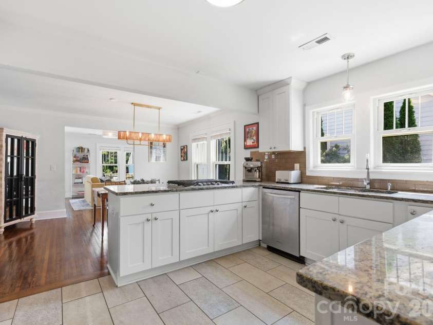 3405 Benard Avenue, Charlotte, NC 28206.  MLS# CAR4418724, YatesRealty ID 48862. 