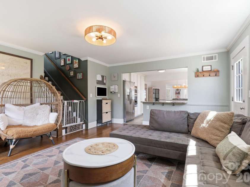 3405 Benard Avenue, Charlotte, NC 28206.  MLS# CAR4418724, YatesRealty ID 48862. 