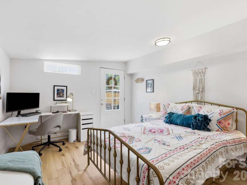 3405 Benard Avenue, Charlotte, NC 28206.  MLS# CAR4418724, YatesRealty ID 48862. 