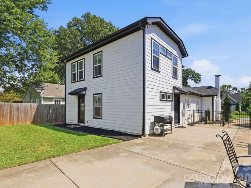 3405 Benard Avenue, Charlotte, NC 28206.  MLS# CAR4418724, YatesRealty ID 48862. 