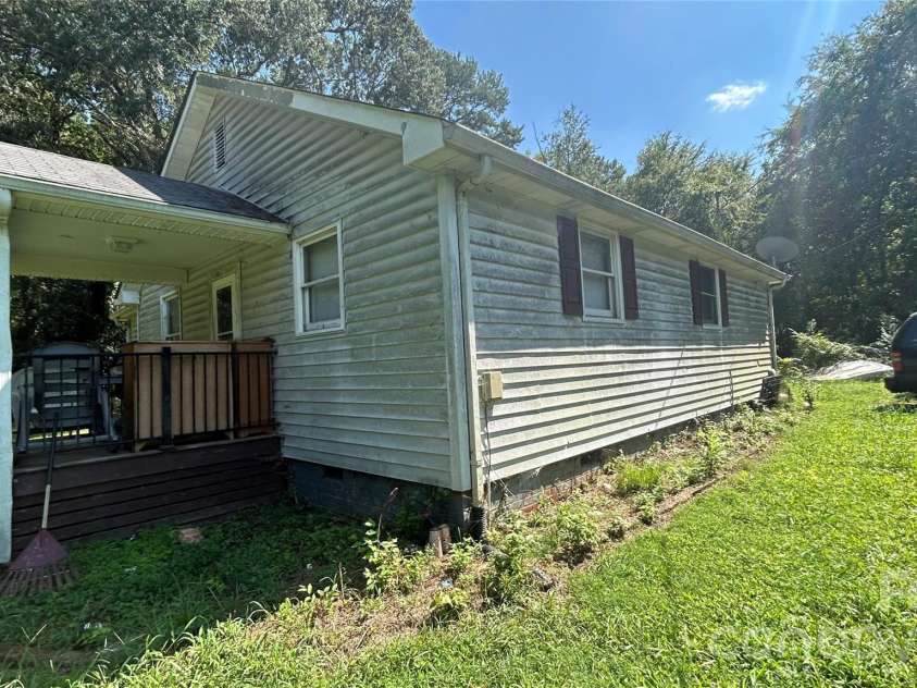 1105 Davis Street, Salisbury, NC 28146.  MLS# CAR4421718, YatesRealty ID 48864. 