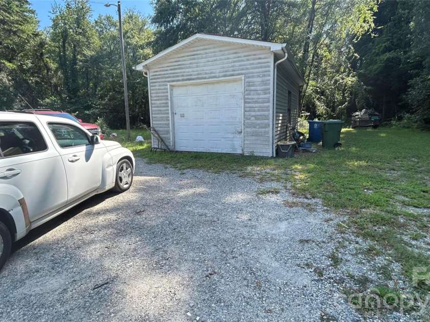 1105 Davis Street, Salisbury, NC 28146.  MLS# CAR4421718, YatesRealty ID 48864. 