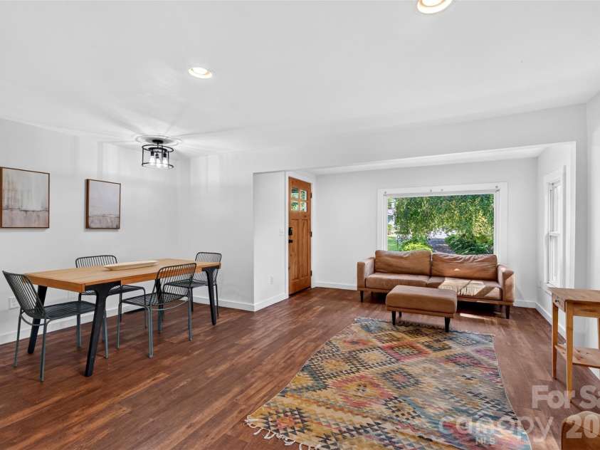 39 Wyatt Street, Asheville, NC 28803.  MLS# CAR4420153, YatesRealty ID 48865. 