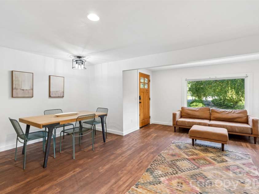39 Wyatt Street, Asheville, NC 28803.  MLS# CAR4420153, YatesRealty ID 48865. 