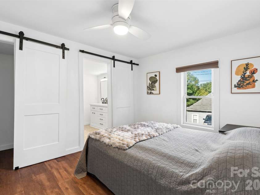 39 Wyatt Street, Asheville, NC 28803.  MLS# CAR4420153, YatesRealty ID 48865. 