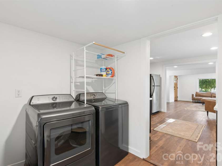 39 Wyatt Street, Asheville, NC 28803.  MLS# CAR4420153, YatesRealty ID 48865. 