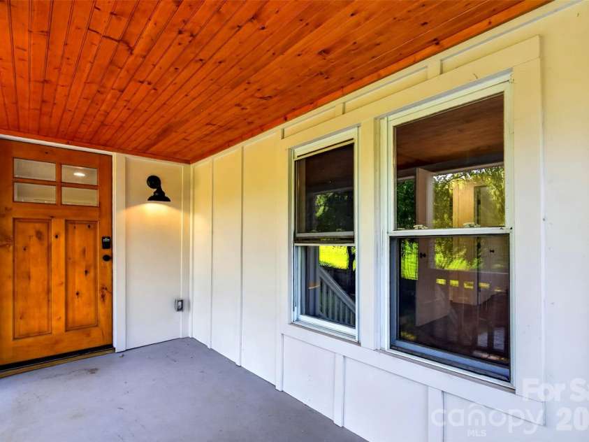 39 Wyatt Street, Asheville, NC 28803.  MLS# CAR4420153, YatesRealty ID 48865. Covered Front Porch