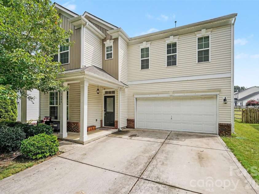 3604 Exbury Gardens Drive, Waxhaw, NC 28173.  MLS# CAR4421687, YatesRealty ID 48866. 