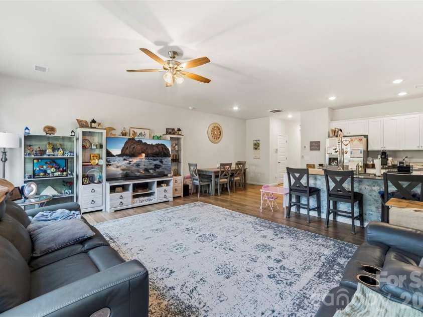 2629 Ruby Dixon Crossing Drive, Gastonia, NC 28056.  MLS# CAR4421412, YatesRealty ID 48867. 