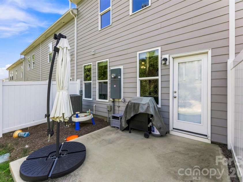 2629 Ruby Dixon Crossing Drive, Gastonia, NC 28056.  MLS# CAR4421412, YatesRealty ID 48867. 