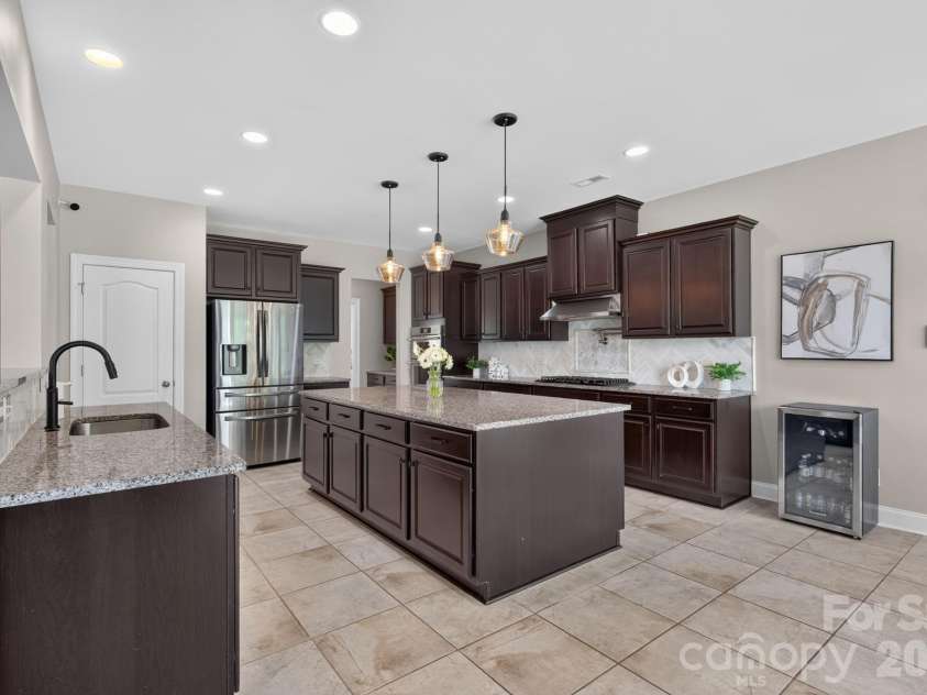 15110 Brannock Hills Drive, Charlotte, NC 28278.  MLS# CAR4420573, YatesRealty ID 48868. 