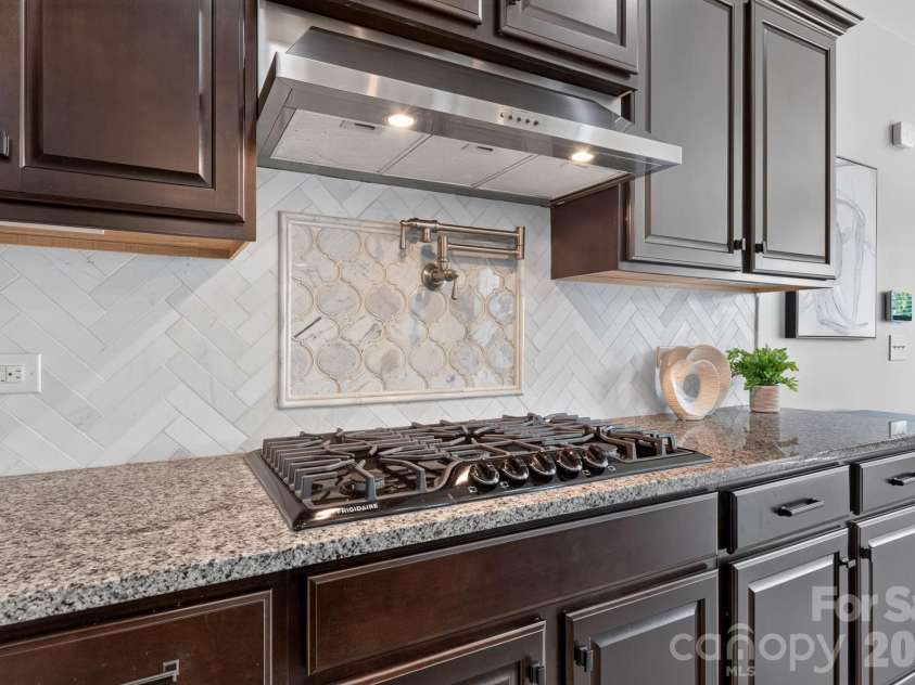 15110 Brannock Hills Drive, Charlotte, NC 28278.  MLS# CAR4420573, YatesRealty ID 48868. 