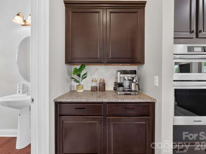 15110 Brannock Hills Drive, Charlotte, NC 28278.  MLS# CAR4420573, YatesRealty ID 48868. 