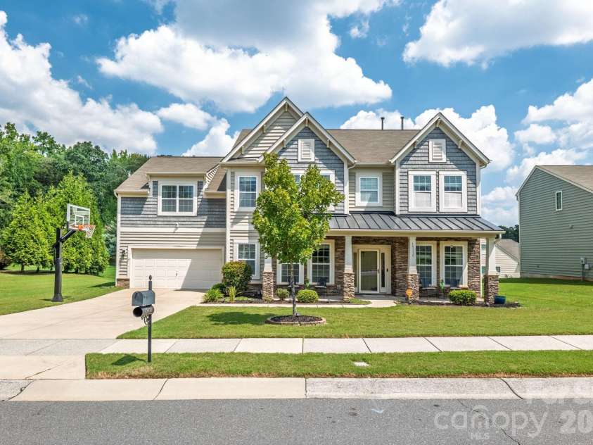 15110 Brannock Hills Drive, Charlotte, NC 28278.  MLS# CAR4420573, YatesRealty ID 48868. 