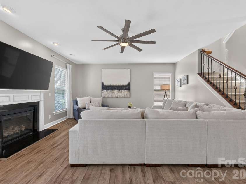 15110 Brannock Hills Drive, Charlotte, NC 28278.  MLS# CAR4420573, YatesRealty ID 48868. 
