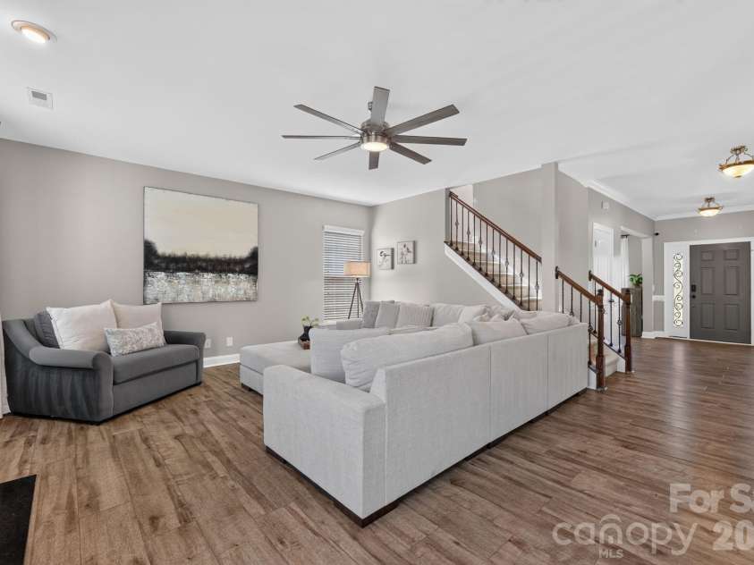15110 Brannock Hills Drive, Charlotte, NC 28278.  MLS# CAR4420573, YatesRealty ID 48868. 