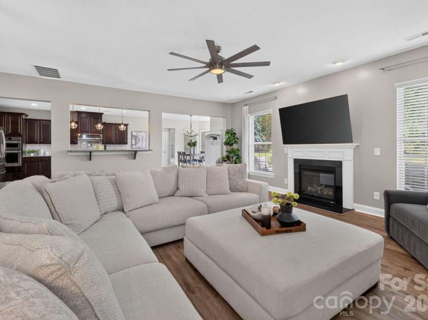 15110 Brannock Hills Drive, Charlotte, NC 28278.  MLS# CAR4420573, YatesRealty ID 48868. 