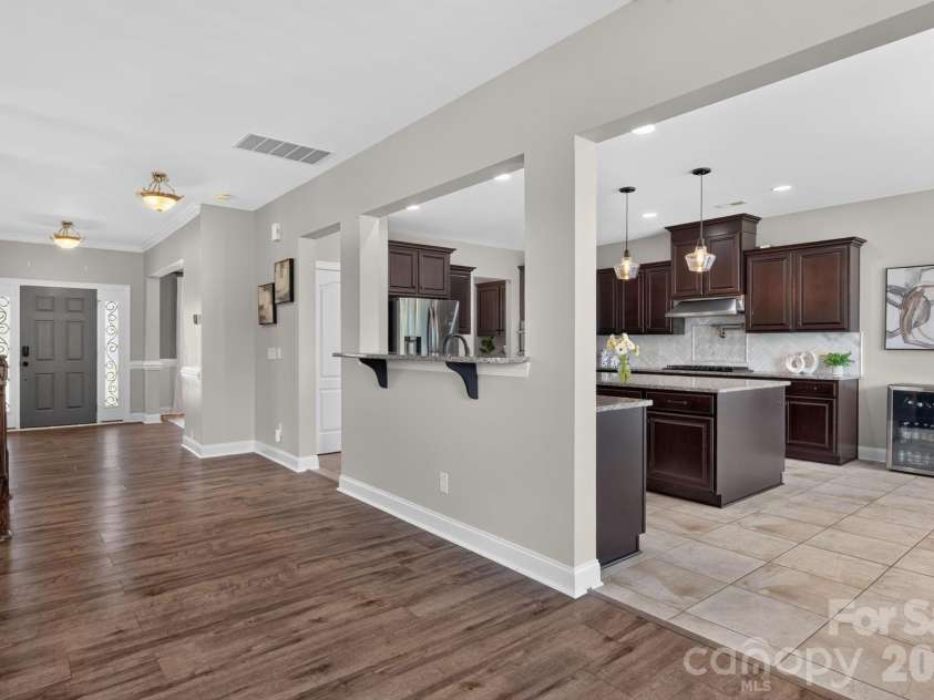 15110 Brannock Hills Drive, Charlotte, NC 28278.  MLS# CAR4420573, YatesRealty ID 48868. 