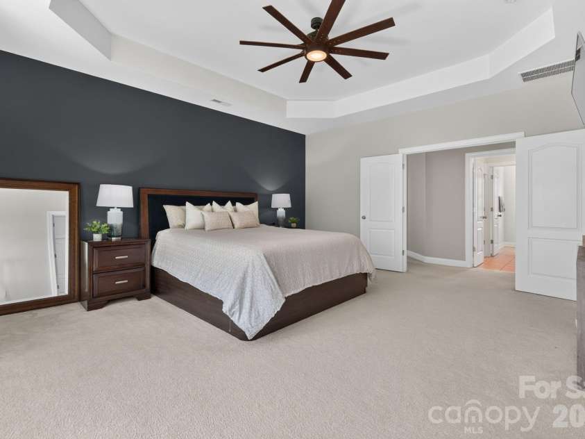 15110 Brannock Hills Drive, Charlotte, NC 28278.  MLS# CAR4420573, YatesRealty ID 48868. 