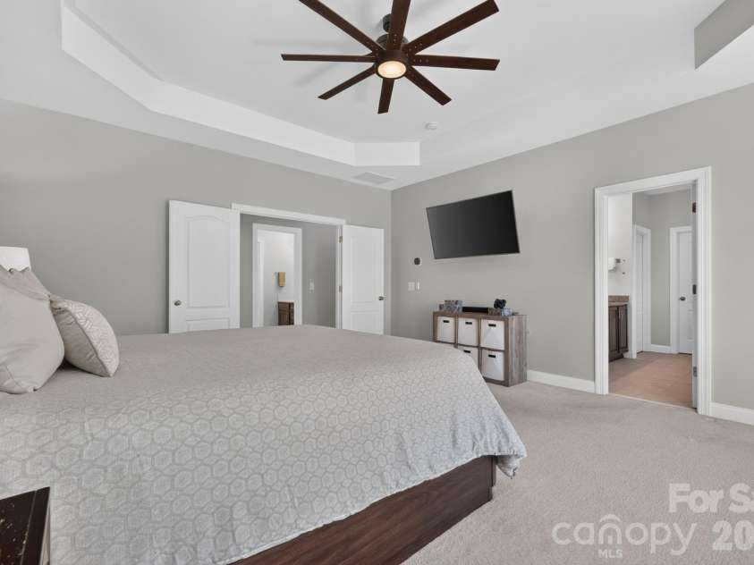 15110 Brannock Hills Drive, Charlotte, NC 28278.  MLS# CAR4420573, YatesRealty ID 48868. 
