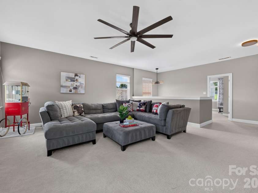 15110 Brannock Hills Drive, Charlotte, NC 28278.  MLS# CAR4420573, YatesRealty ID 48868. 