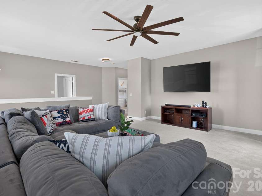 15110 Brannock Hills Drive, Charlotte, NC 28278.  MLS# CAR4420573, YatesRealty ID 48868. 