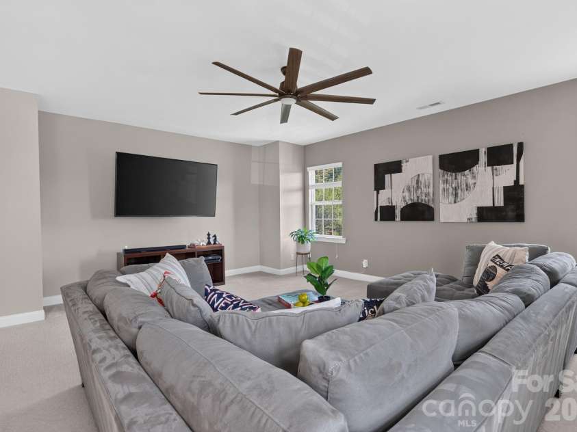 15110 Brannock Hills Drive, Charlotte, NC 28278.  MLS# CAR4420573, YatesRealty ID 48868. 