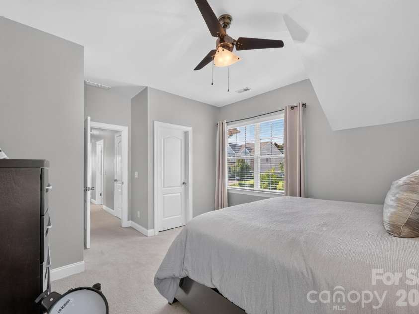 15110 Brannock Hills Drive, Charlotte, NC 28278.  MLS# CAR4420573, YatesRealty ID 48868. 