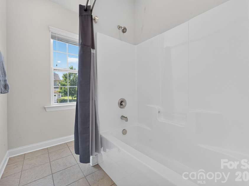 15110 Brannock Hills Drive, Charlotte, NC 28278.  MLS# CAR4420573, YatesRealty ID 48868. 