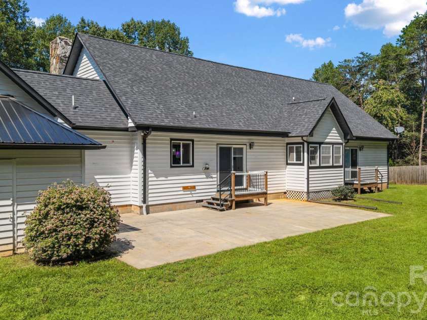 949 Dav Road, Hays, NC 28635.  MLS# CAR4421327, YatesRealty ID 48869. 