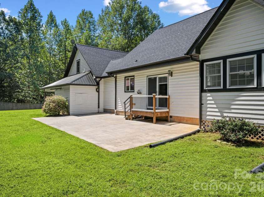 949 Dav Road, Hays, NC 28635.  MLS# CAR4421327, YatesRealty ID 48869. 