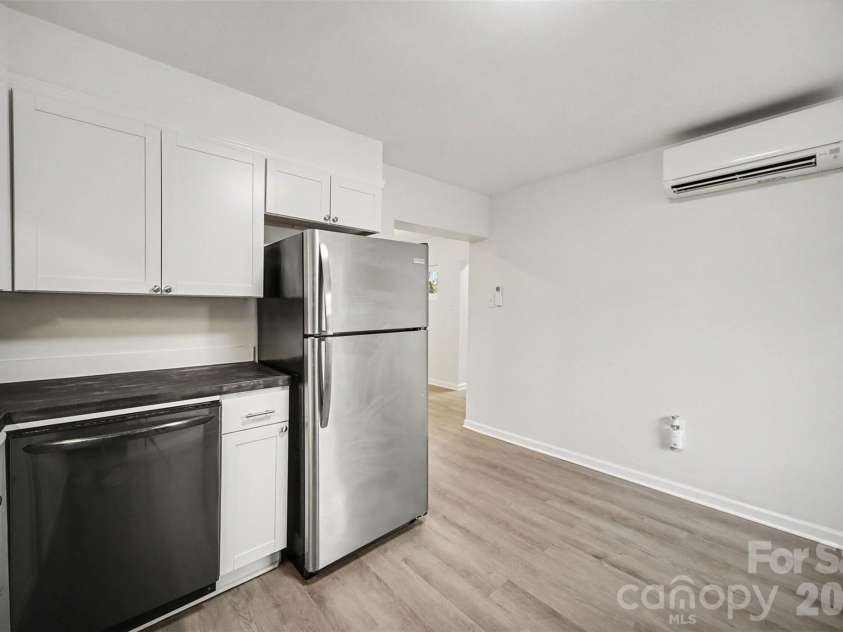 112 Lineberger Street, Stanley, NC 28164.  MLS# CAR4340100, YatesRealty ID 4887. Kitchen