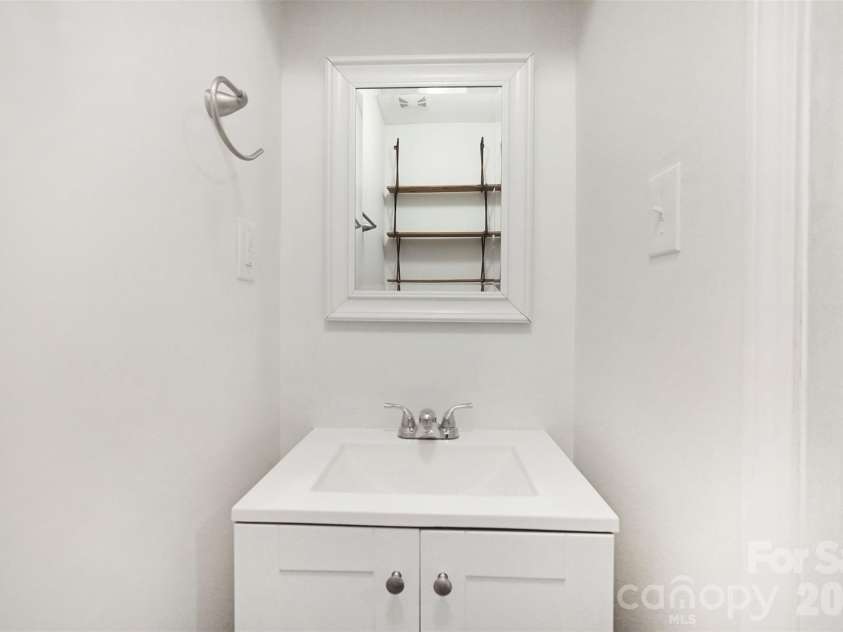 112 Lineberger Street, Stanley, NC 28164.  MLS# CAR4340100, YatesRealty ID 4887. Primary Half Bathroom