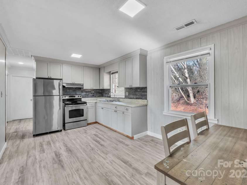 3301 10th Avenue, Conover, NC 28613.  MLS# CAR4219810, YatesRealty ID 4887. 