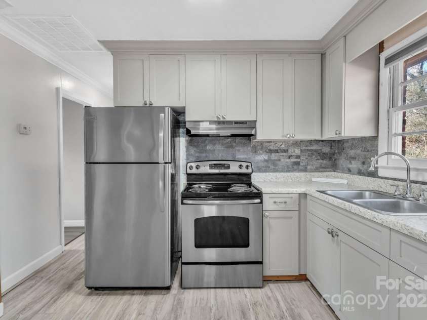 3301 10th Avenue, Conover, NC 28613.  MLS# CAR4219810, YatesRealty ID 4887. 