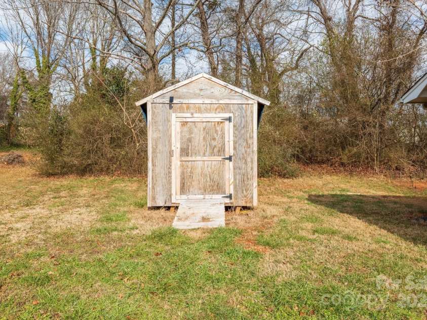 3301 10th Avenue, Conover, NC 28613.  MLS# CAR4219810, YatesRealty ID 4887. 