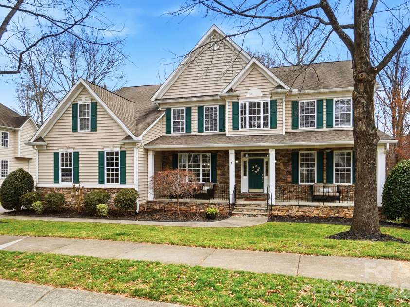 8205 Sturminster Drive, Waxhaw, NC 28173.  MLS# CAR4350070, YatesRealty ID 4887. 