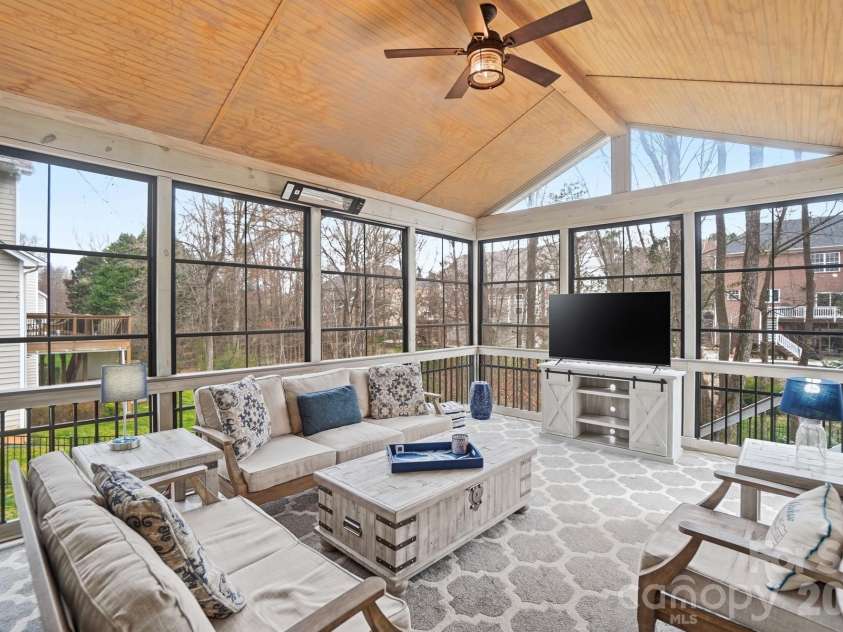 8205 Sturminster Drive, Waxhaw, NC 28173.  MLS# CAR4350070, YatesRealty ID 4887. 