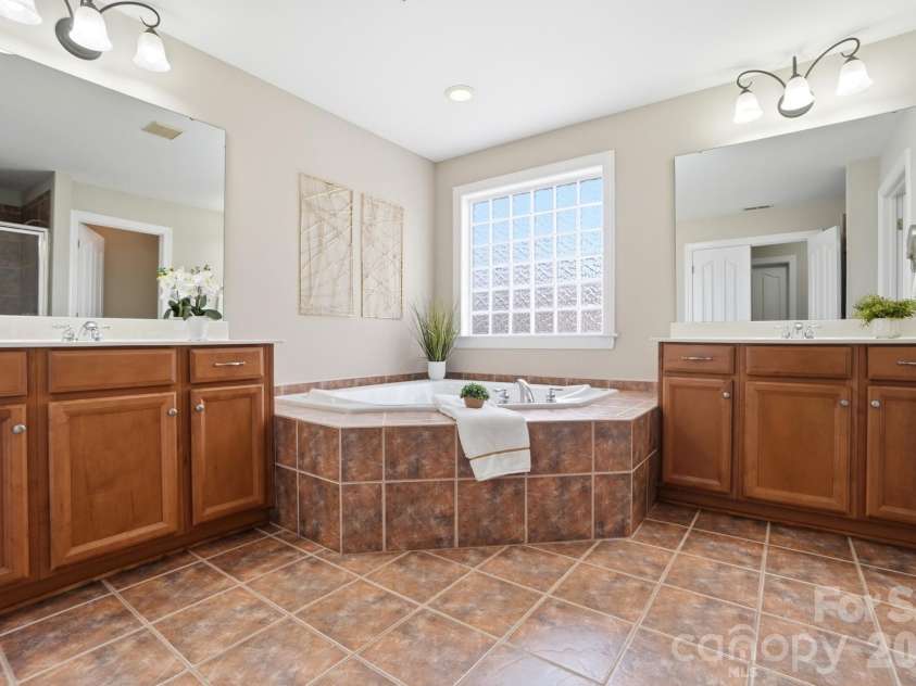 8205 Sturminster Drive, Waxhaw, NC 28173.  MLS# CAR4350070, YatesRealty ID 4887. 