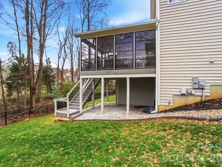 8205 Sturminster Drive, Waxhaw, NC 28173.  MLS# CAR4350070, YatesRealty ID 4887. 